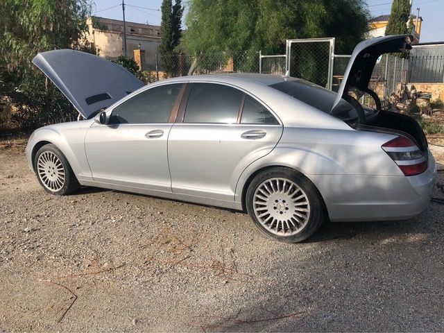 Mercedes Benz W221