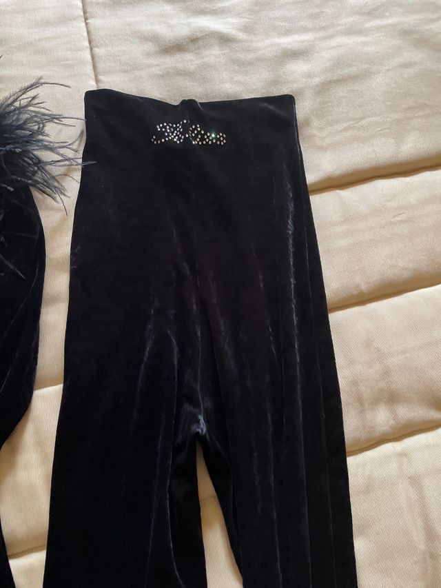 Conjunto de pantalon y cuerpo largo de terciopelo