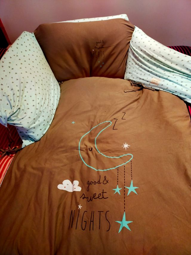 Colcha cuna y chichonera