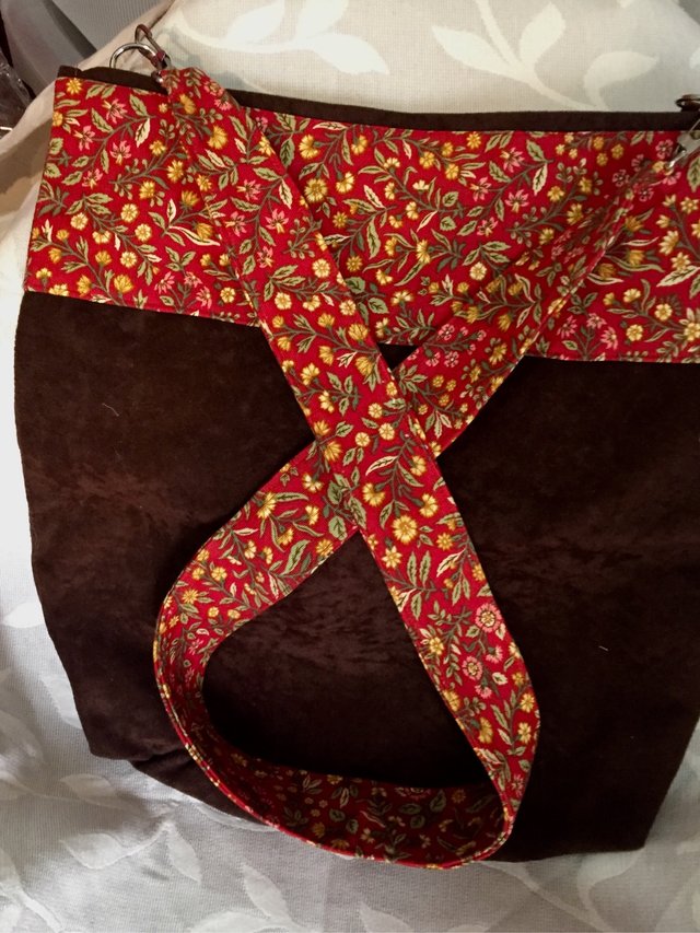Bolso artesanal con mágia, hecho a mano.