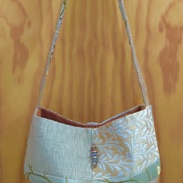 Bolso artesanal con mágia, hecho a mano.