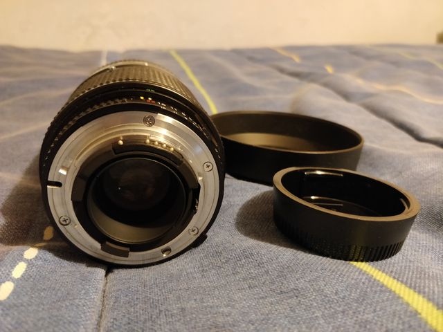 Nikon 35-135 3.5-4.5 af con parasole