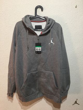 Chaqueta air Jordan gris talla XL de segunda mano por 55 EUR en Alicante en  WALLAPOP
