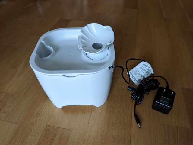 Fuente de agua para gatos