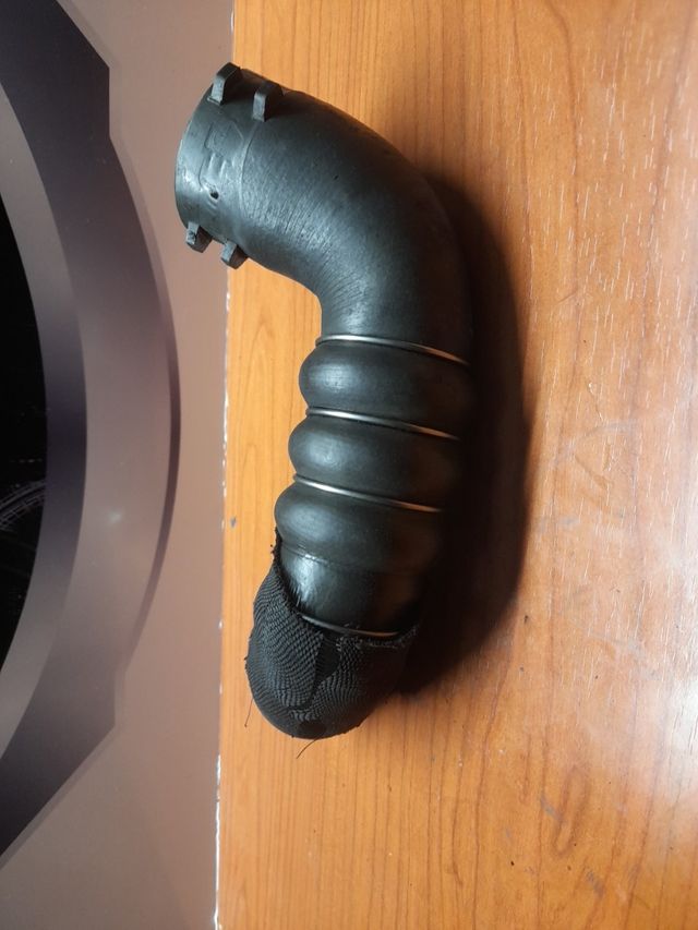 Tubo Intercambiador Audi A4 B7 2.0 TDI referencia