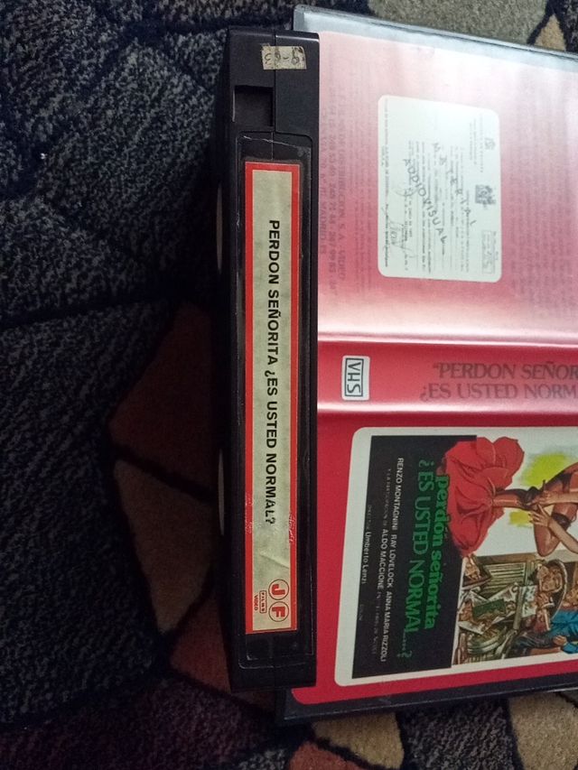 PERDÓN SEÑORITA, ES USTED NORMAL? (Pelicula VHS)