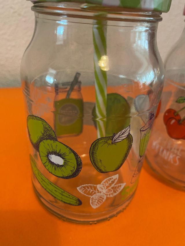 Botes/vasos con pajita