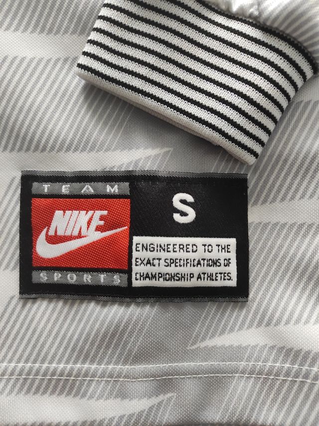 Camiseta deportiva, talla S de niños. Nike