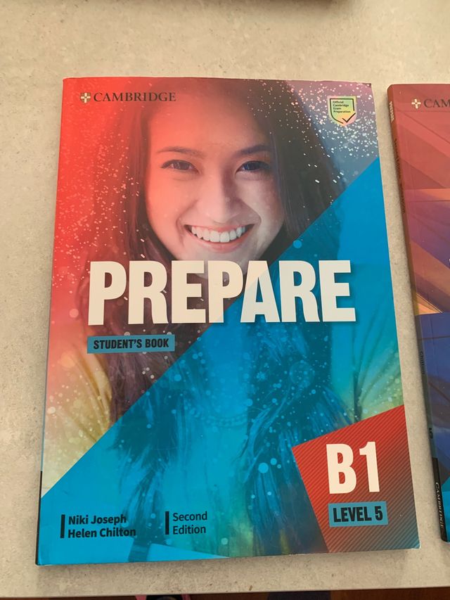 libro de inglés nuevo .consta de dos libros