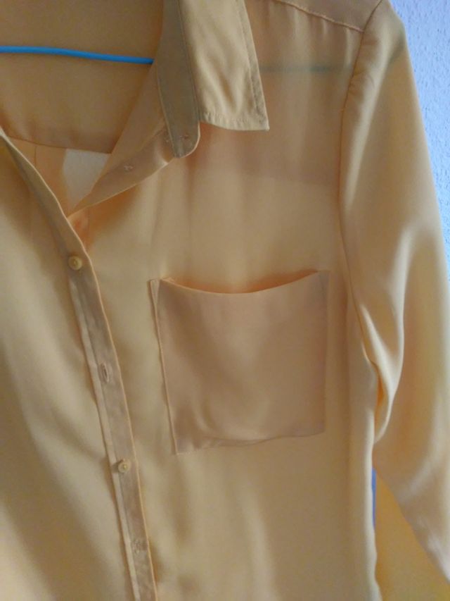 Camisa amarilla talla M