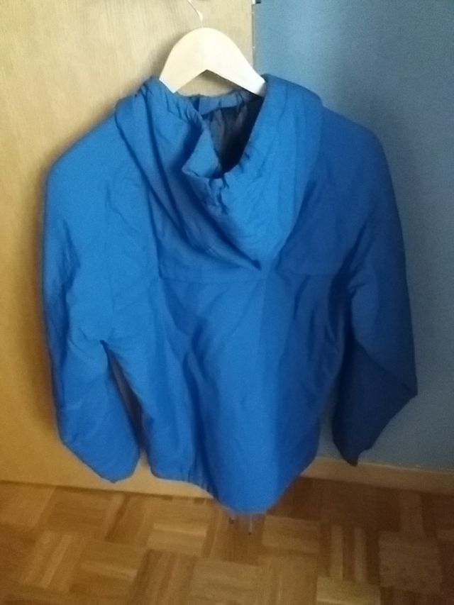 Chaqueta de entretiempo azul con gorro