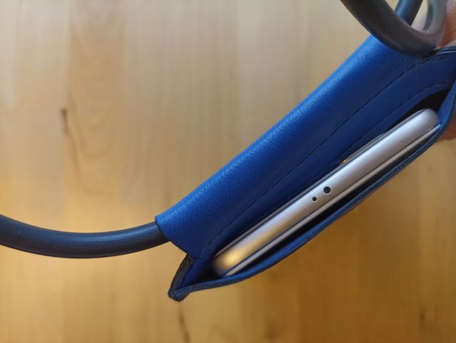 Bolso de piel para el móvil