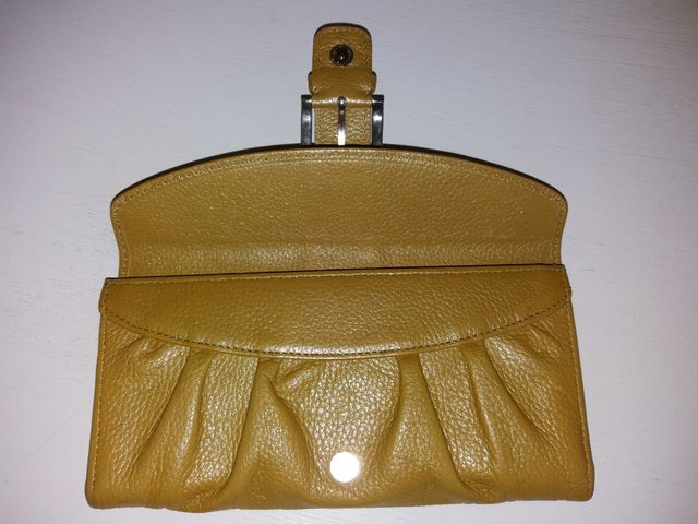 Cartera de piel