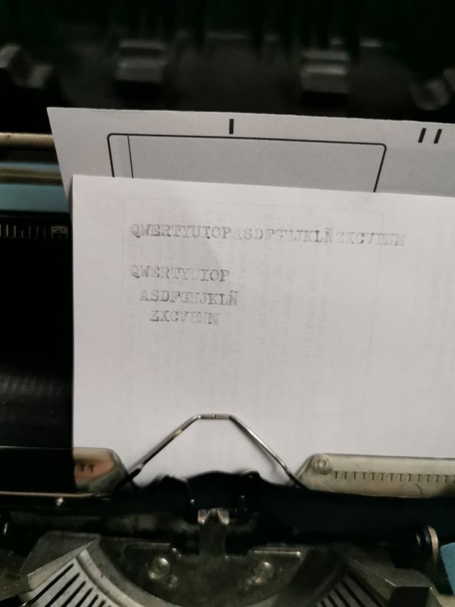 OLIVETTI STUDIO 46 MÁQUINA DE ESCRIBIR