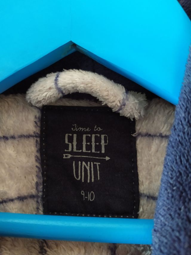 Bata niño talla 9-10 + regalo pijama talla 11