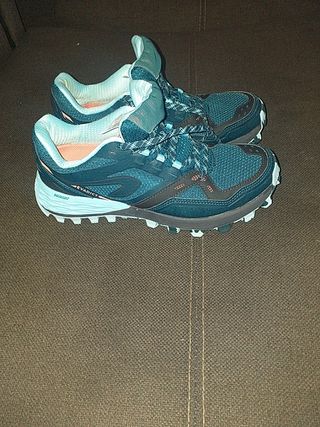 Zapatilla mt2 trail de segunda mano por 30 EUR en Segur de Calafell en  WALLAPOP