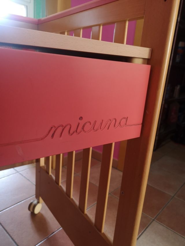 Escritorio con ruedas.