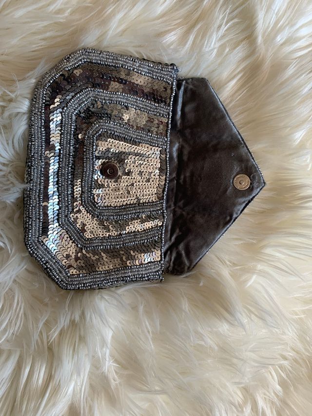Clutch lentejuelas plata