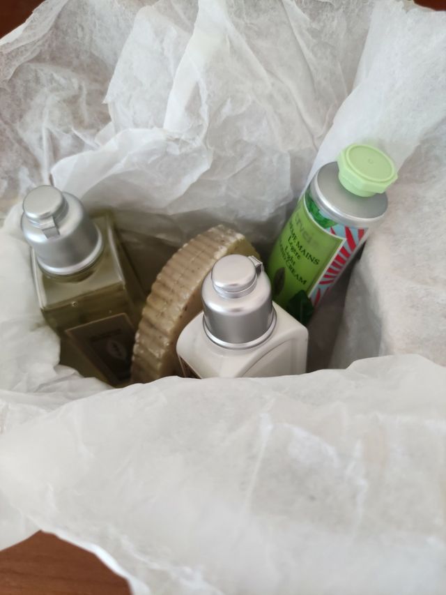 Camioncito de L'Occitane con productos Verbena