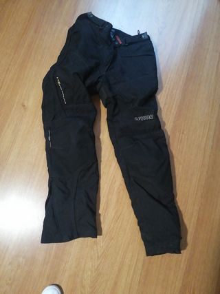 Pantalón de cordura Levior de segunda mano por 40 EUR en A Coruña en  WALLAPOP