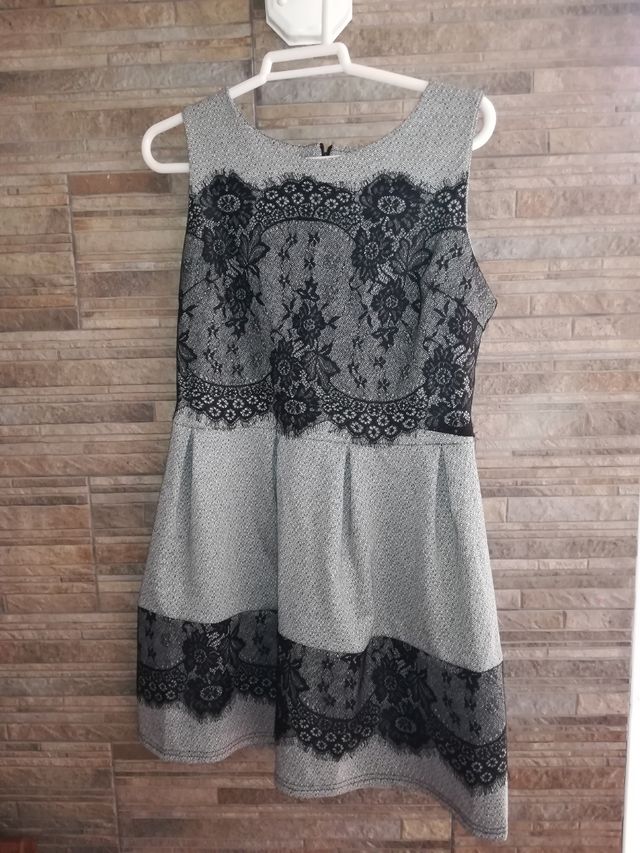 Vestido con encaje a estrenar