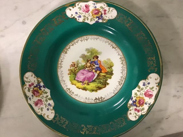Antiguo plato de porcelana Royal China. Raro.