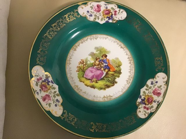 Antiguo plato de porcelana Royal China. Raro.