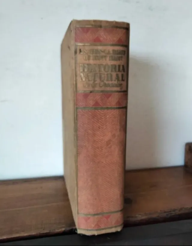 Libros variados, en tapa dura, a 16 € cada uno