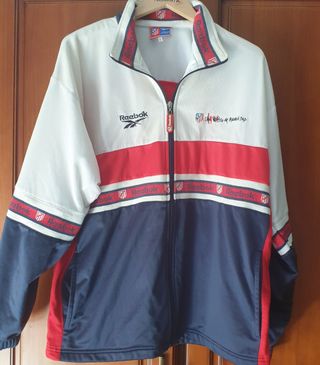 Chándal ATLÉTICO DE MADRID REEBOK de segunda mano por 80 EUR en Las Mesas  en WALLAPOP