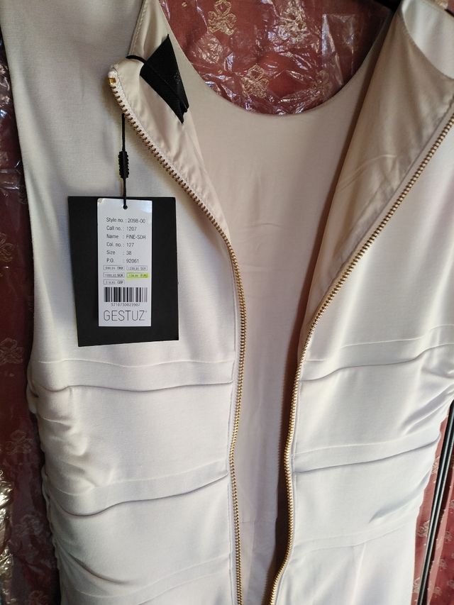 VESTIDO BLANCO ROTO. T. 38