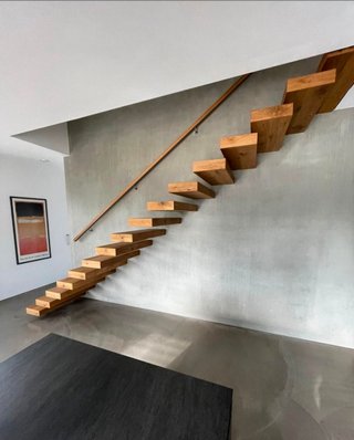 escalera flotante