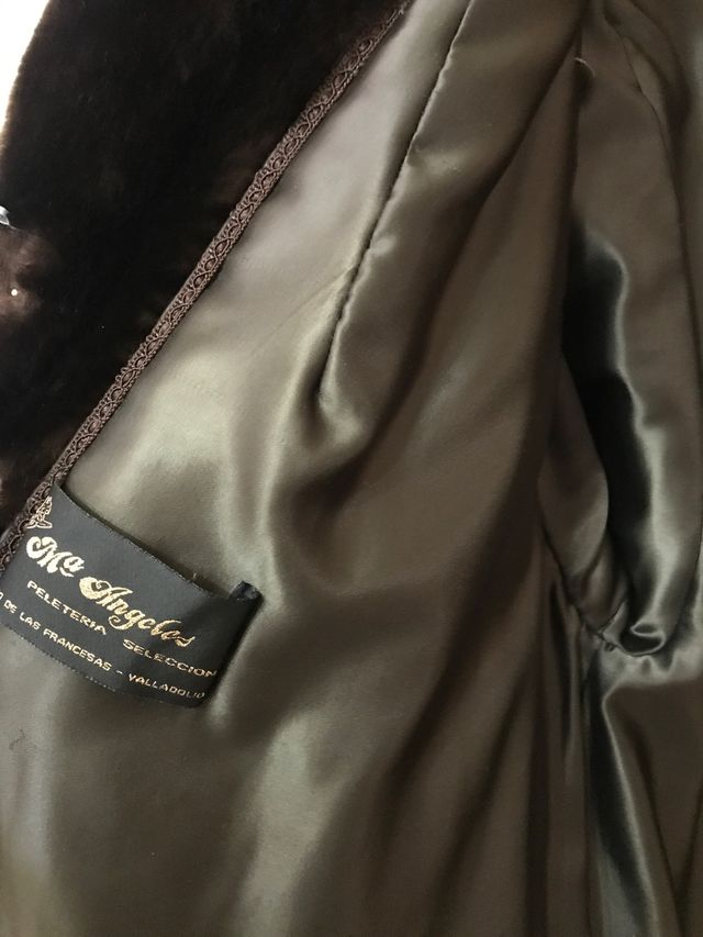 Abrigo marrón de piel de lomos de mutton