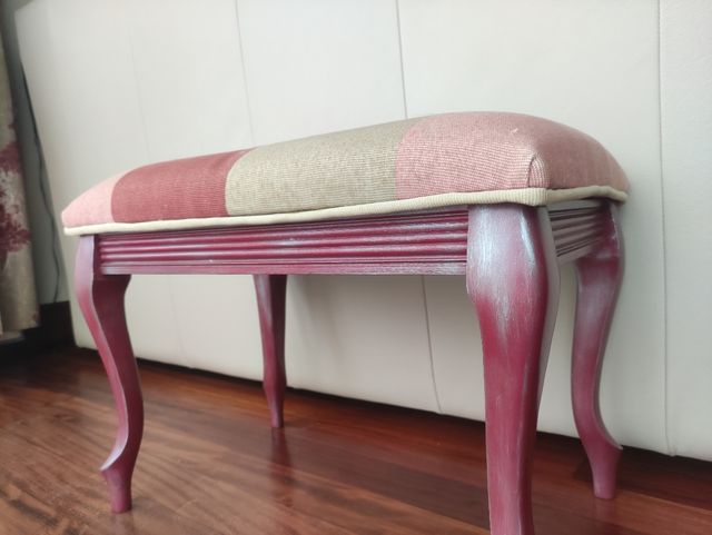 Sillón Luis XV con escabel. URGE