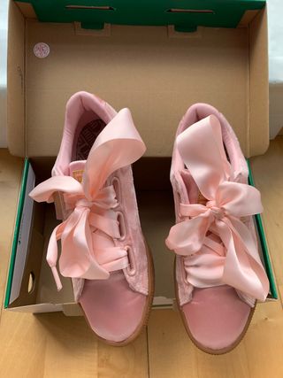 Zapatillas puma rosas lazo de segunda mano por 23 EUR en Torrelavega en  WALLAPOP