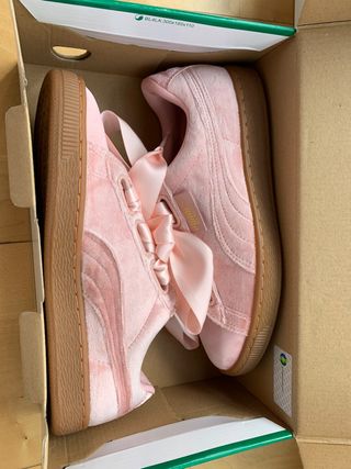 Zapatillas puma rosas lazo de segunda mano por 23 EUR en Torrelavega en  WALLAPOP