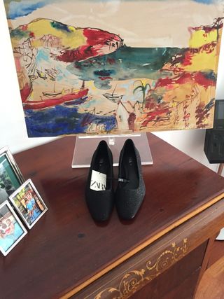 Zapatos fiesta ZARA NUEVOS CON ETIQUETA de segunda mano por 5 EUR en Palma  de Mallorca en WALLAPOP