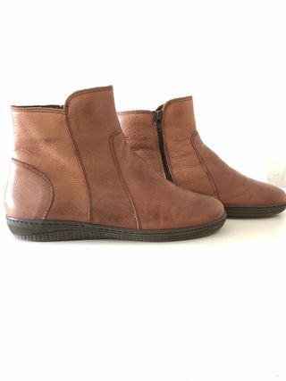 Botines piel Marca Pitillos nº38 de segunda mano por 40 EUR en Madrid en  WALLAPOP