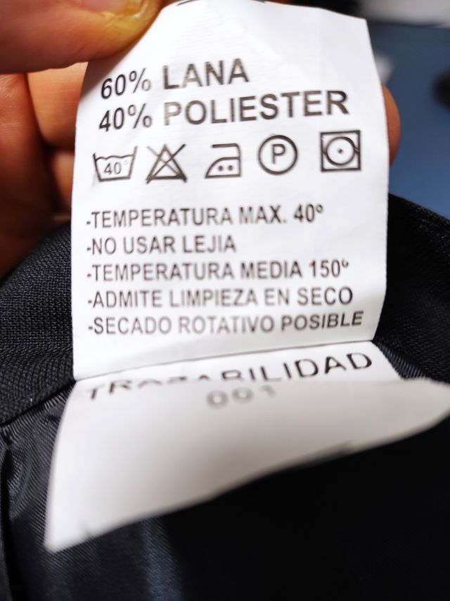 Falda recta azul marino. Talla 46