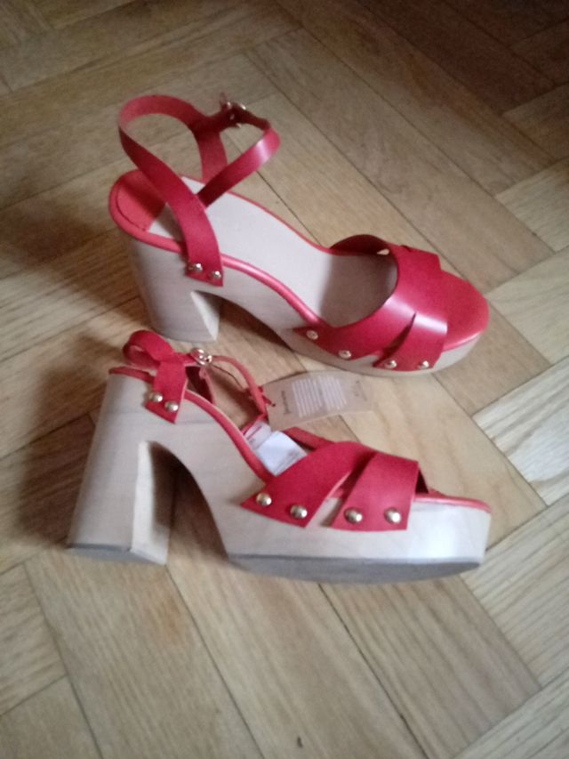 Zapatos Stradivarius, n°38. Un uso