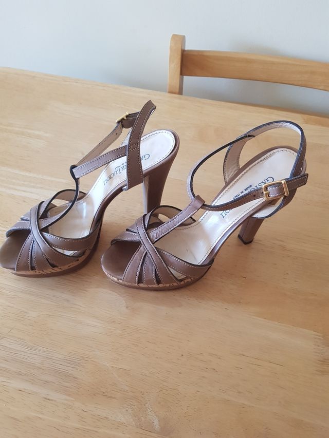 Sandalias piel camel