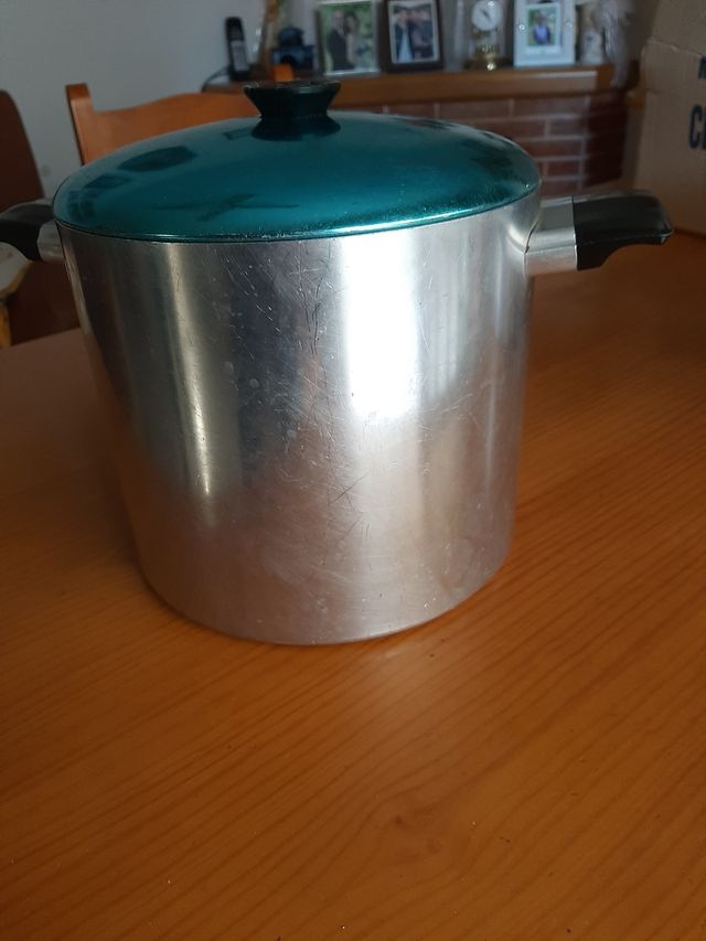 Olla de aluminio