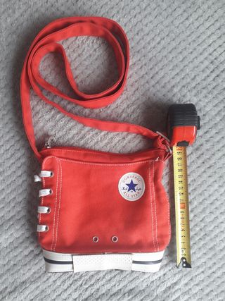 Bolso bandolera Converse All Star color rojo de segunda mano por 5 EUR en  Azuqueca de Henares en WALLAPOP