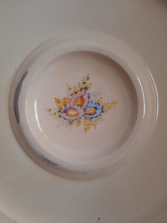 Bandeja de ceramica muy antigua. 40 cm ancho.