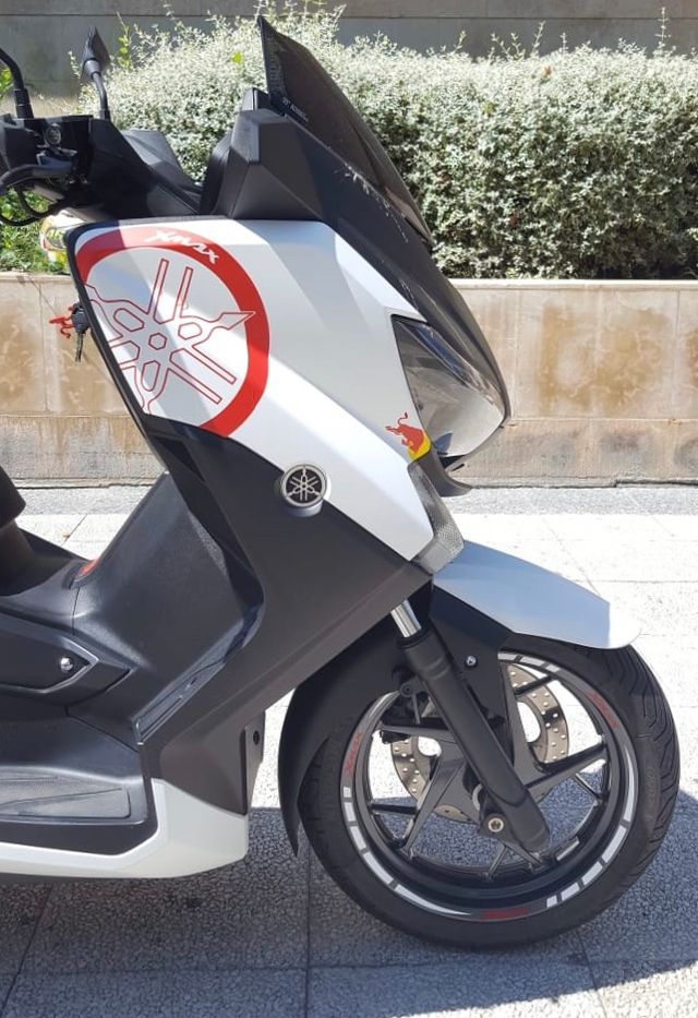 logos yamaha xmax