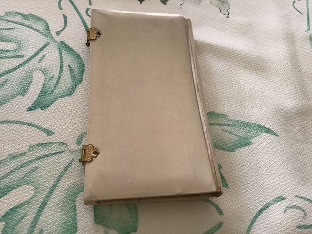 Antiguo misalito primera comunión.