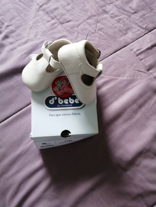 Zapatitos color crema talla 16