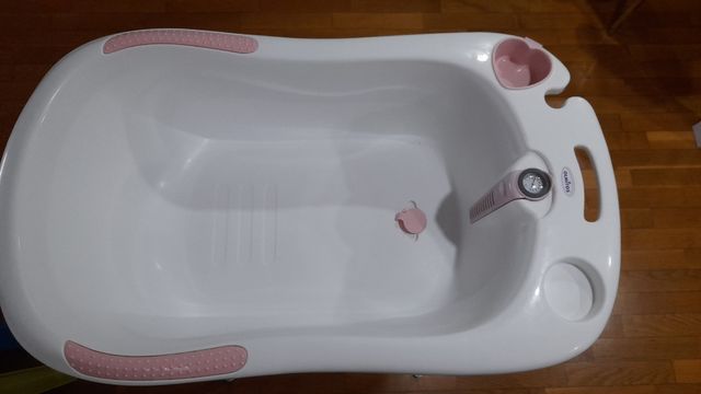 Bañera para bebé con soporte. Olmitos