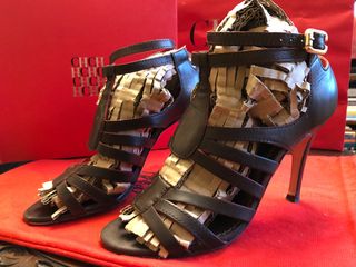 Sandalias tacón Carolina Herrera de segunda mano por 65 EUR en Sada en  WALLAPOP