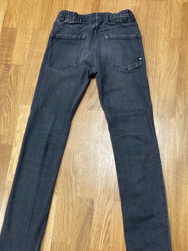 Pantalón vaquero para niño talla de 10.  Billabong