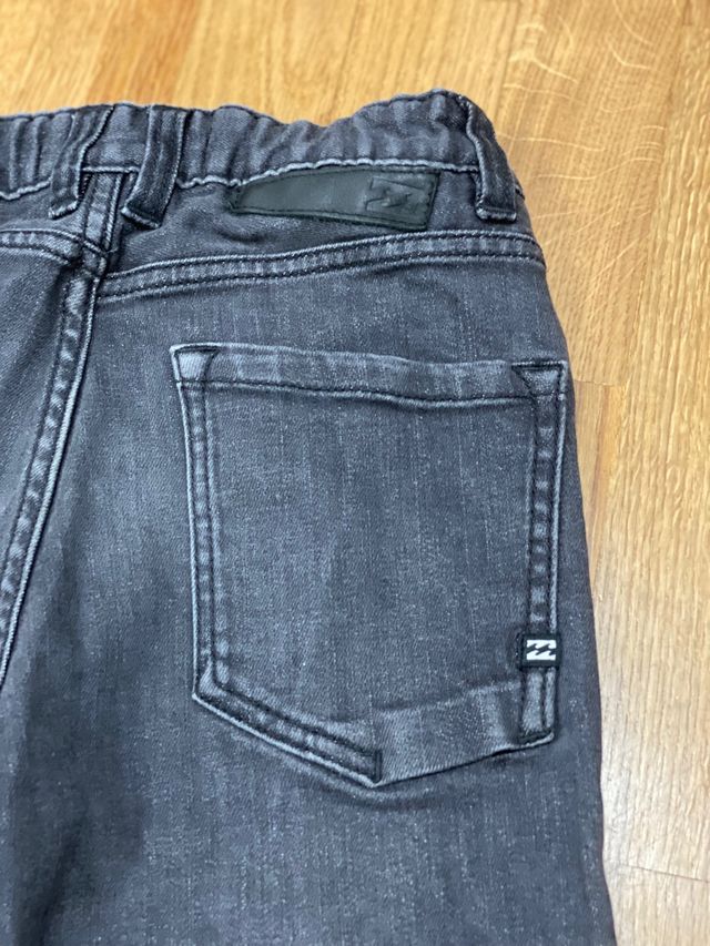 Pantalón vaquero para niño talla de 10.  Billabong